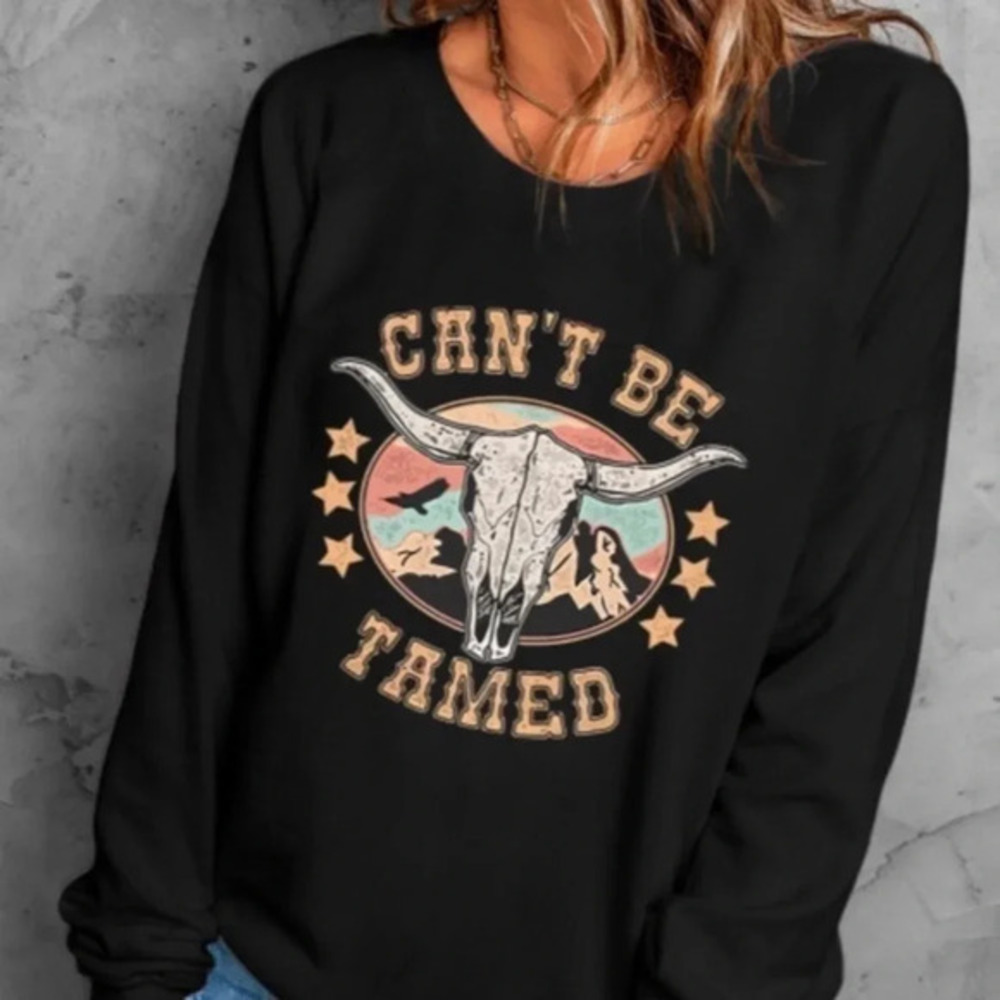 Can’t Be Tamed Western Longhorn Skull Graphic Sweatshirt Black NWT